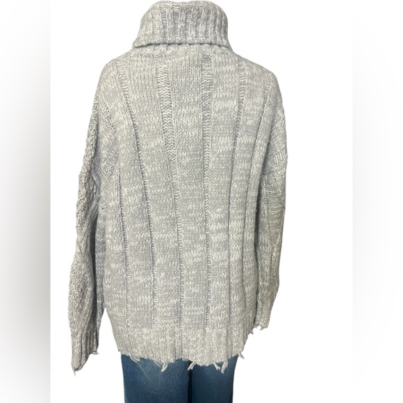 POL Gray Cable Cozy soft Turtleneck Long Sleeve Knit Sweater - Picture 4 of 9